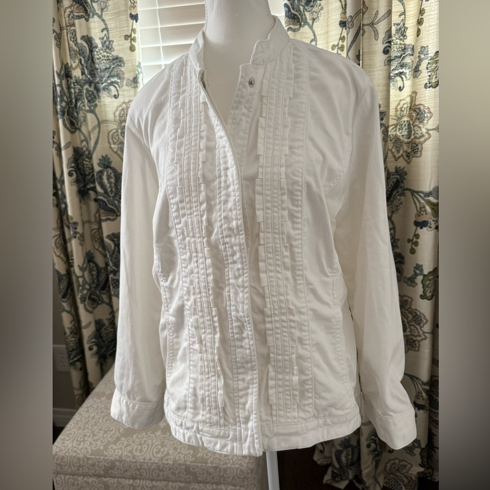 Chico’s Platinum White Raquel Ruffle Jean Jacket Size 2 (L)